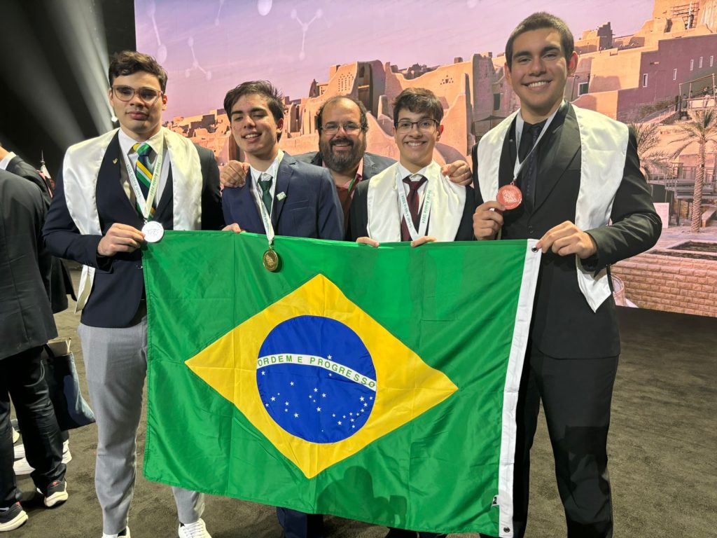 Olimpíada Internacional de Química: Brasil ganha 4 Medalhas
