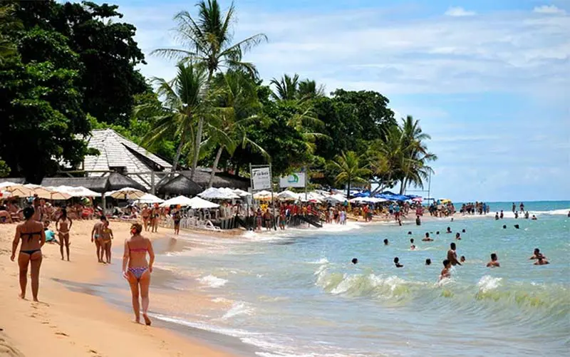pessoas na praia