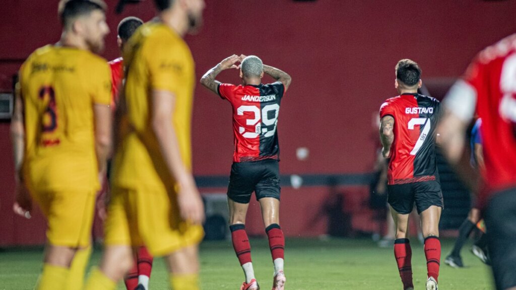 Vitória vence Sport por 1 a 0