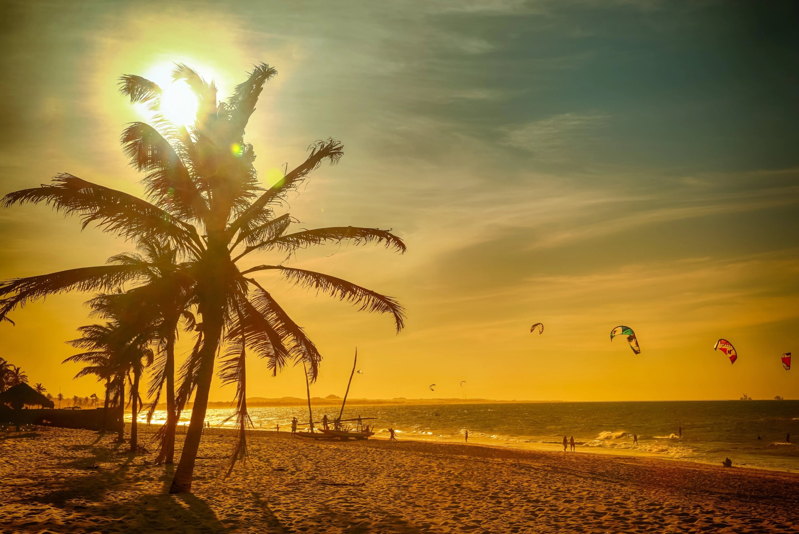 Praia com por do sol