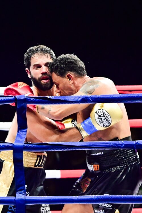 A Luta Contra Duda Nagle: O Inesperado Herói da Resistência e o Triunfo de Popó Vence Luta no Fight Music Show