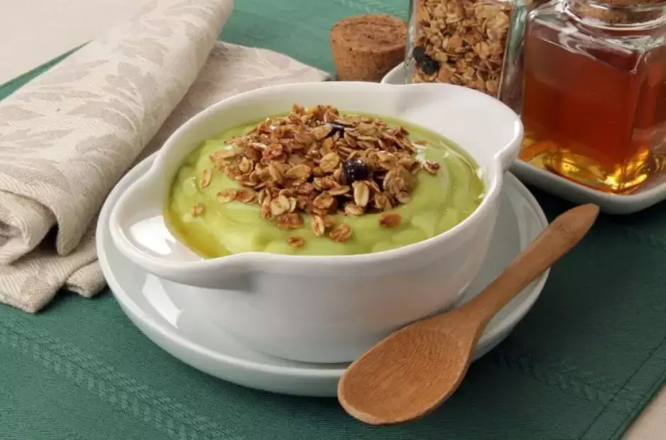 Creme de Abacate com Whey, Granola e Mel para Sua Dieta Fitness