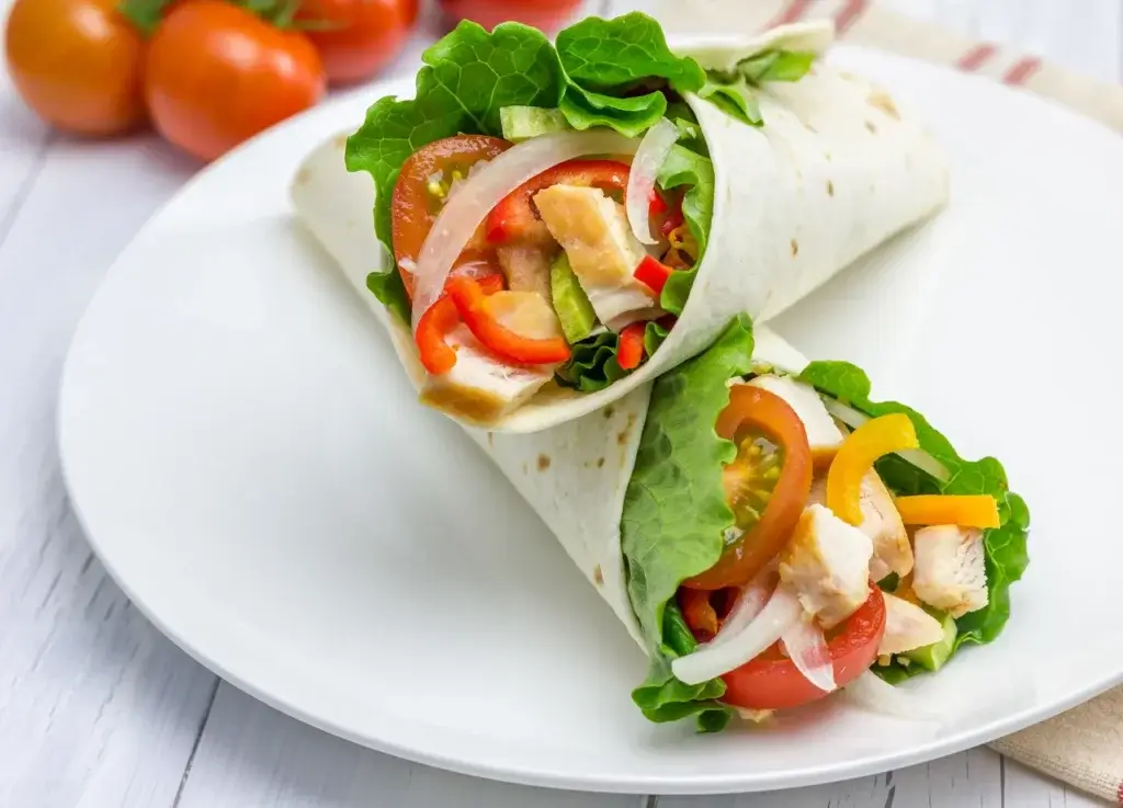 Lanches Fitness: Wrap de Frango com Vegetais Frescos