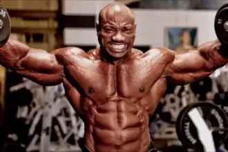 Treino Insano de Ombros vai Transformar seus Deltoides